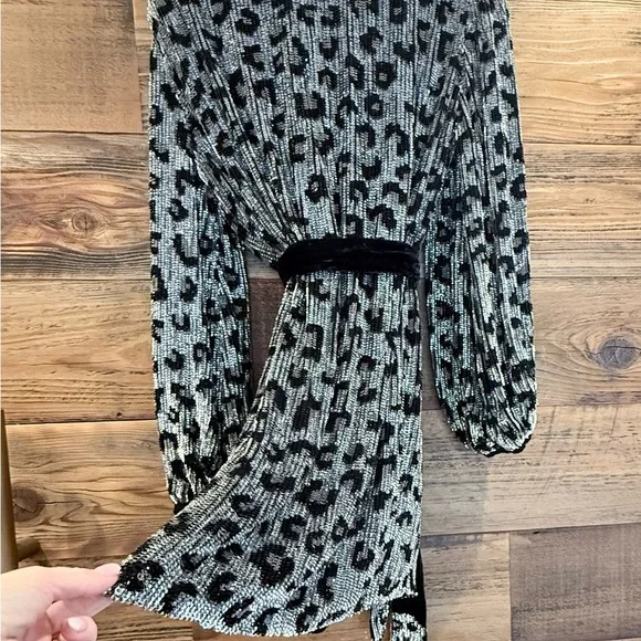 Retrofete SEQUIN Silver & Black Gabriella Leopard Print Mini Wrap Dress NWT - Picture 12 of 15